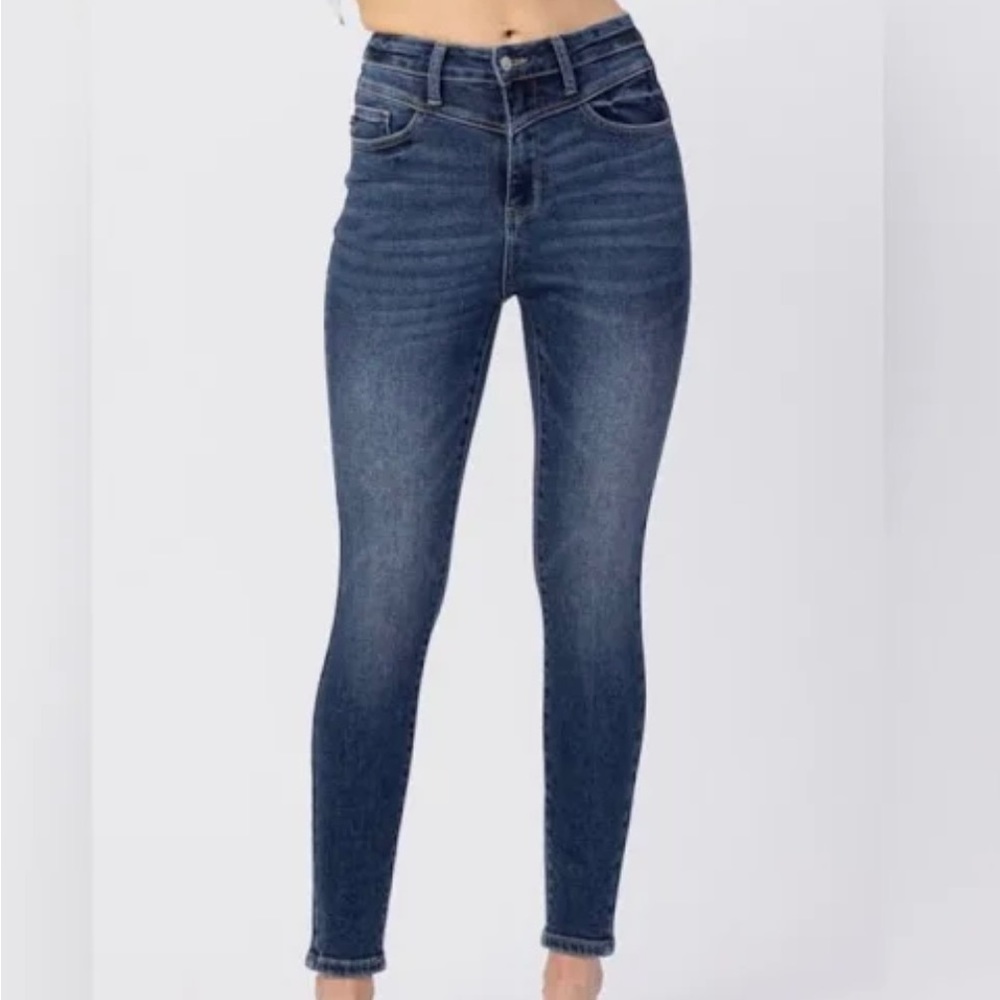 Judy blue front yoke skinny jeans darker blue size 1/25 88364 NWOT